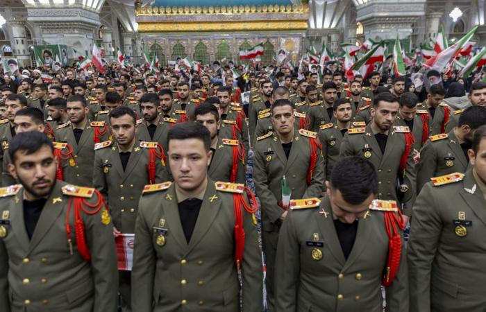 الجيش الإيراني يهدد باستهداف "المواقع السياحية" لأعدائه في أنحاء العالم