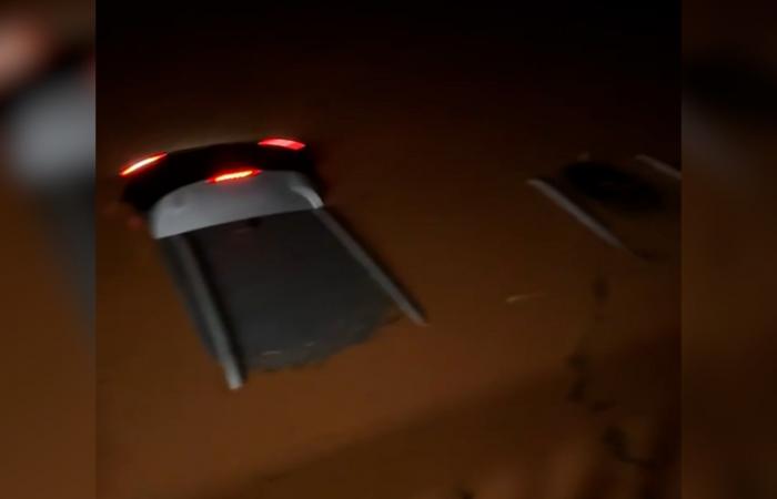 أمطار غزيرة وفيضانات مفاجئة تغرق سيارات وتحاصر أشخاصا في هاواي