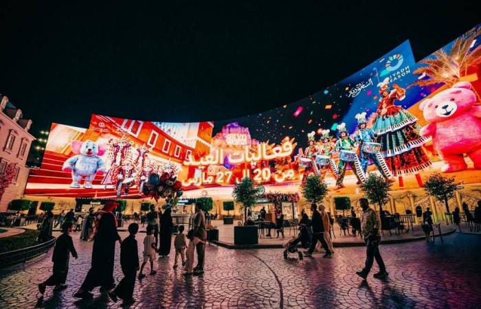 العيد
      في
      السعودية:
      فعاليات
      متنوعة
      وعروض
      فنية
      تُغطي
      مختلف
      المناطق