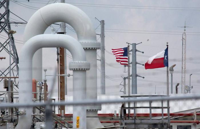 «مأزق
      هرمز»...
      هل
      صار
      نفط
      إيران
      «ضرورة
      اقتصادية»
      لواشنطن؟