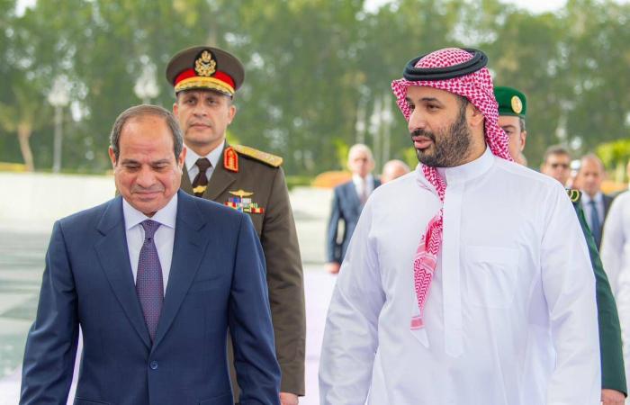 مصر
      لتسوية
      مستحقات
      شركات
      البترول
      والغاز
      بحلول
      منتصف
      العام