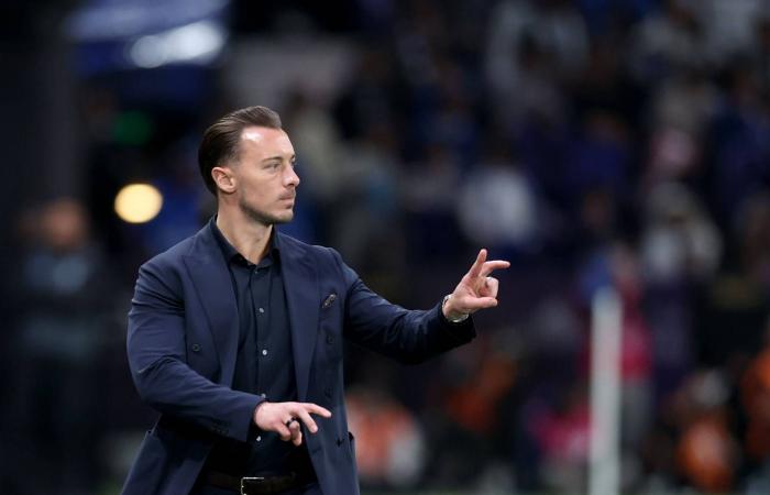 دوري
      النخبة
      الآسيوي:
      عبد
      الغني
      يشارك
      في
      سحب
      قرعة
      الأدوار
      الإقصائية
      الأربعاء