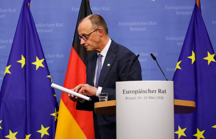 زلازل
      تهز
      جزراً
      إيطالية
      في
      البحر
      المتوسط