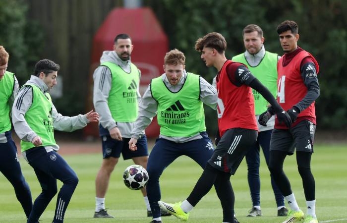 الدوري
      الألماني:
      بن
      سبعيني
      يقود
      دورتموند
      لفوز
      مثير
      على
      هامبورغ