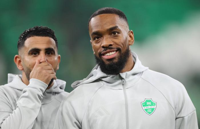 دوري
      النخبة
      الآسيوي:
      عبد
      الغني
      يشارك
      في
      سحب
      قرعة
      الأدوار
      الإقصائية
      الأربعاء