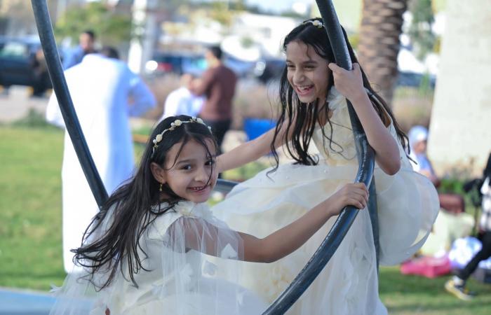 العيد
      في
      السعودية:
      فعاليات
      متنوعة
      وعروض
      فنية
      تُغطي
      مختلف
      المناطق