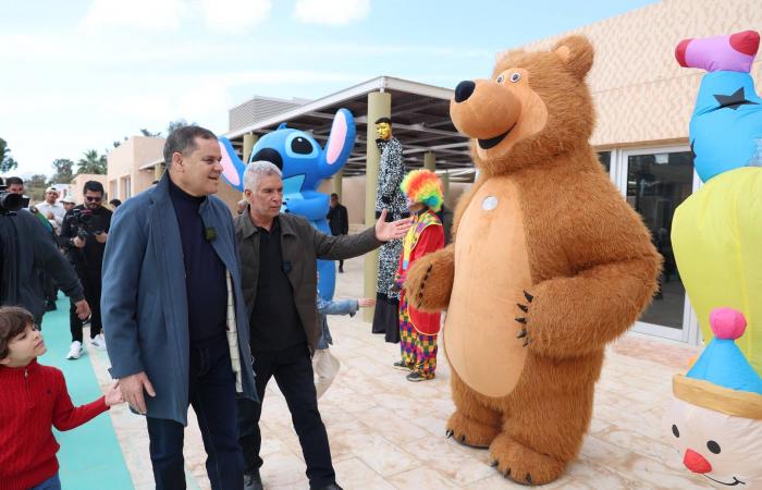 استنفار
      أمني
      ونفطي للسيطرة
      على
      ناقلة
      غاز
      أجنبية
      جانحة
      قبالة
      ليبيا