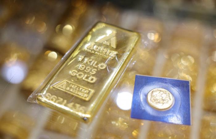 لماذا
      يهرب
      المستثمرون
      من
      الذهب
      في
      ذروة
      الحرب؟