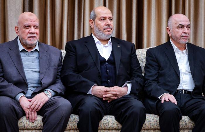 «الحرب
      تُغير
      المنطقة»...
      «حماس»
      إلى
      تجميد
      مسار
      انتخاب
      رئيسها