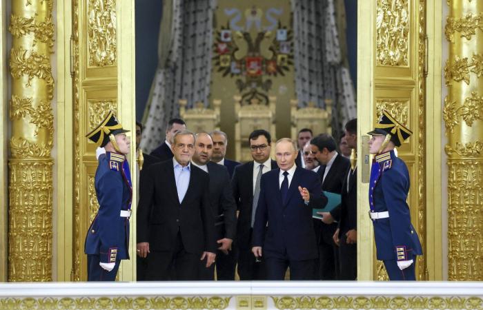 موسكو
      تراهن
      على
      صمود
      طهران
      وتصدّع
      المعسكر
      الغربي