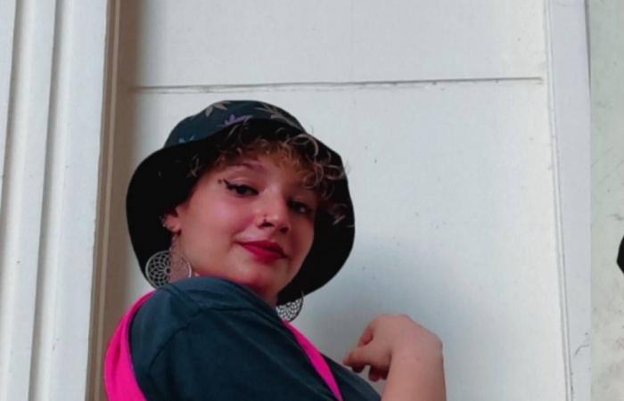 نهاية
      سينمائية
      لأسطورة
      آل
      «شيلبي»...
      هل
      يسلّم
      «تومي»
      الشعلة
      لابنه؟