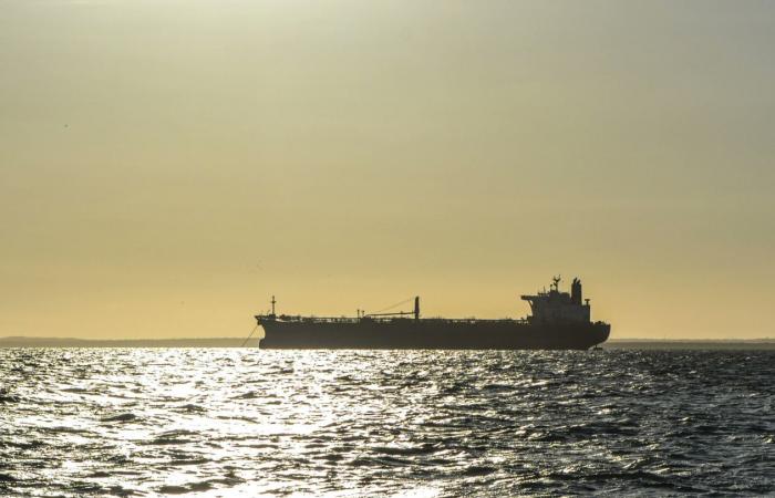 الاعتداءات
      الإيرانية
      تتواصل
      والدفاعات
      الخليجية
      تتصدى