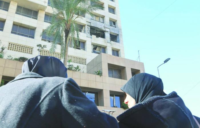 بين
      الهواجس
      الأمنية
      والطائفية:
      رفض
      إقامة
      مركز
      نزوح
      في
      وسط
      بيروت