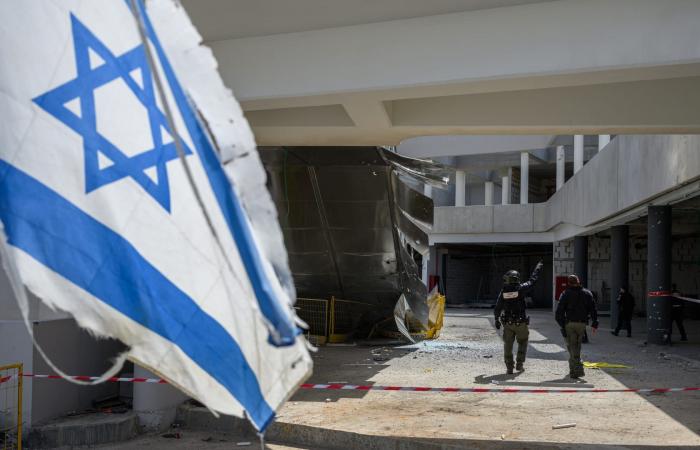 إسرائيل.. بلاغ عن "سقوط ذخائر" في عدة مواقع