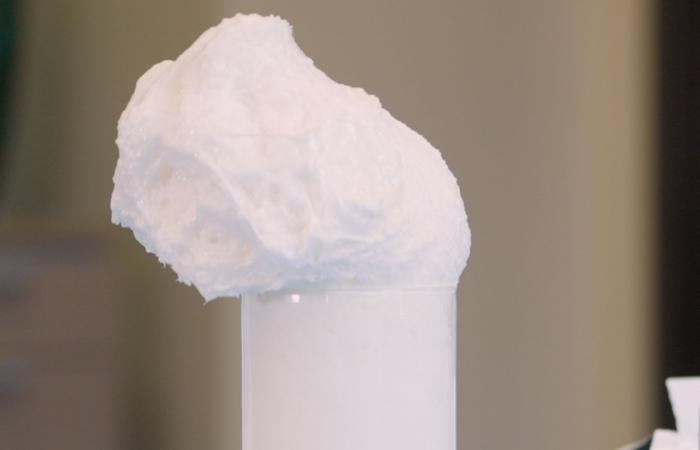 حصري لـCNN: مادة رغوية ثورية توقف النزيف الداخلي المميت للإنسان