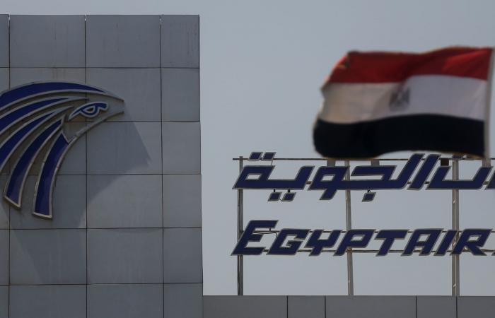 بيان لـ"مصر للطيران" بعد استخدام زيها الرسمي في مشهد فني "غير لائق"