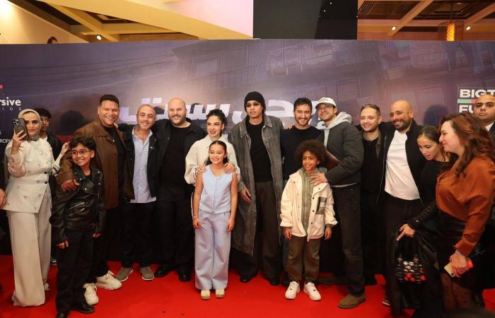 فيلم
      «إيجي
      بست»
      يستعيد
      حكاية
      أشهر
      مواقع
      القرصنة
      المصرية