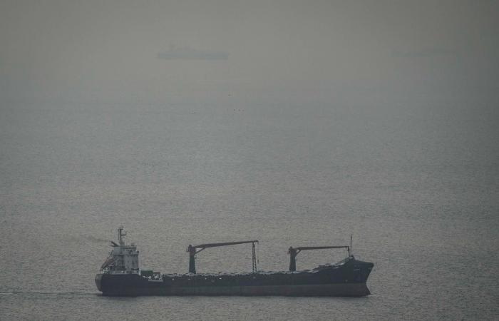 تراجع
      العقود
      الآجلة
      الأميركية
      مع
      ارتفاع
      النفط
      وإعادة
      تسعير
      الفائدة