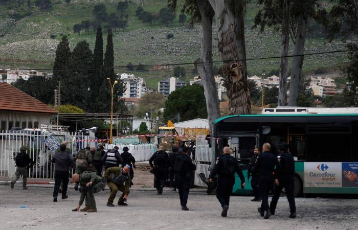 قوات
      إسرائيلية
      تتوغل
      في
      ريف
      القنيطرة
      بالجنوب
      السوري