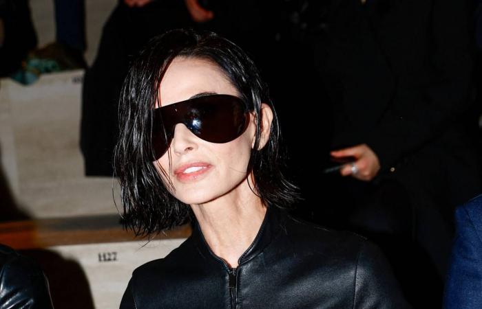 صراع
      المعايير
      بين
      الموضة
      والإعلام...من
      يفرض
      صورة
      المرأة
      المثالية؟