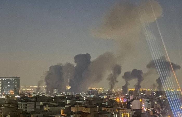 ترمب
      يفاجئ
      العالم
      بـ«اتصالات»
      مع
      إيران