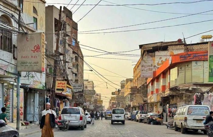 عُمان
      تعمل
      على
      ترتيبات
      لضمان
      «مرور
      آمن»
      في
      مضيق
      هرمز