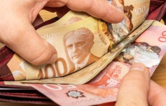 الحكومة
      الكندية
      تعلن
      عن
      زيادة
      الحد
      الأدنى
      للأجور