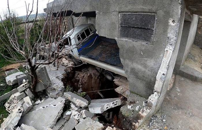 سوريا
      تحذر
      من
      منخفض
      جوي
      مصحوب
      بأمطار
      غزيرة
      ورياح
      قوية