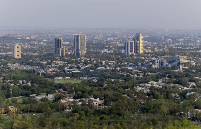 إذا كان لدى أمريكا وإيران رغبة جادة بالتفاوض.. لماذا تُعتبر باكستان مكانًا جيّدًا؟