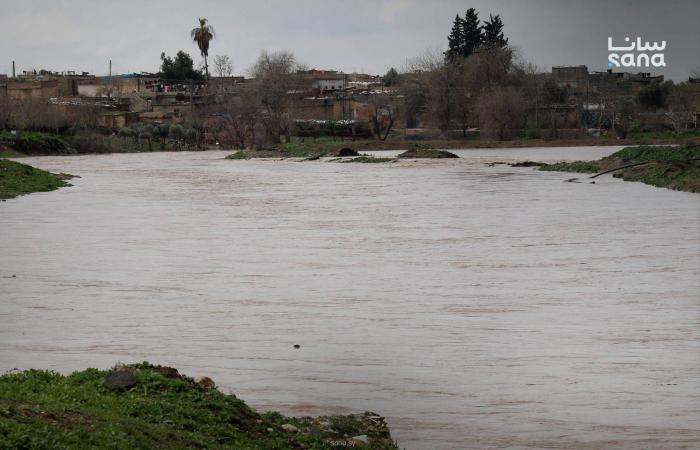 سوريا
      تحذر
      من
      منخفض
      جوي
      مصحوب
      بأمطار
      غزيرة
      ورياح
      قوية