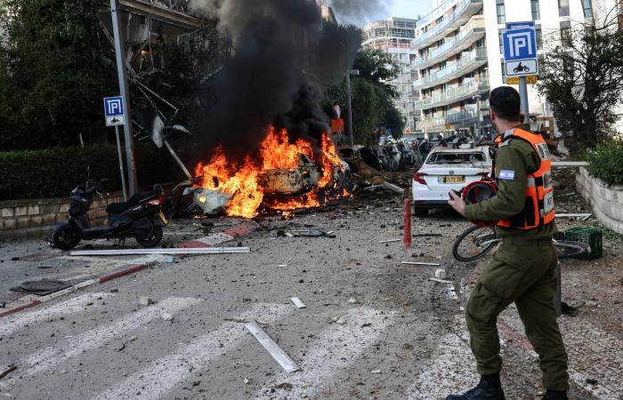 مسؤولون
      أميركيون:
      إيران
      زرعت
      12
      لغماً
      في
      مضيق
      هرمز