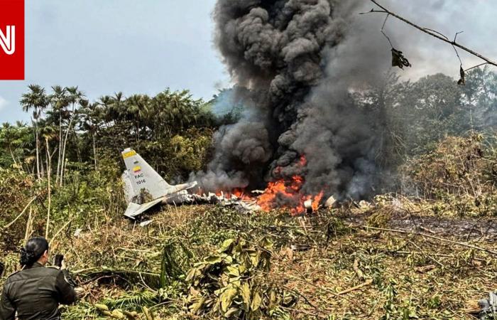 متابعة: تحولت إلى كرة لهب.. شاهد تحطم طائرة عسكرية كولومبية تقل جنودا أثناء الإقلاع