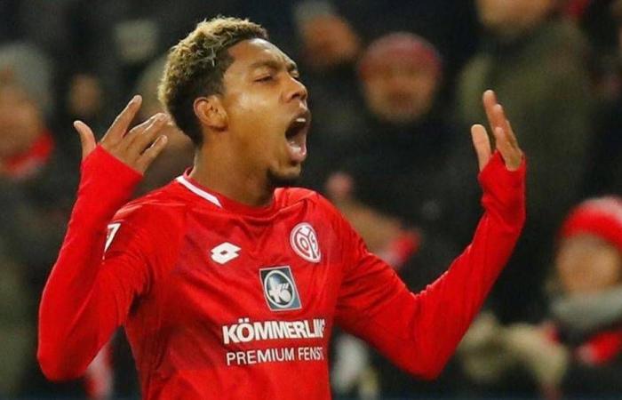 الارتباط
      بهولندا
      يمنح
      سورينام
      فرصة
      أخرى
      للتأهل
      إلى
      مونديال
      2026