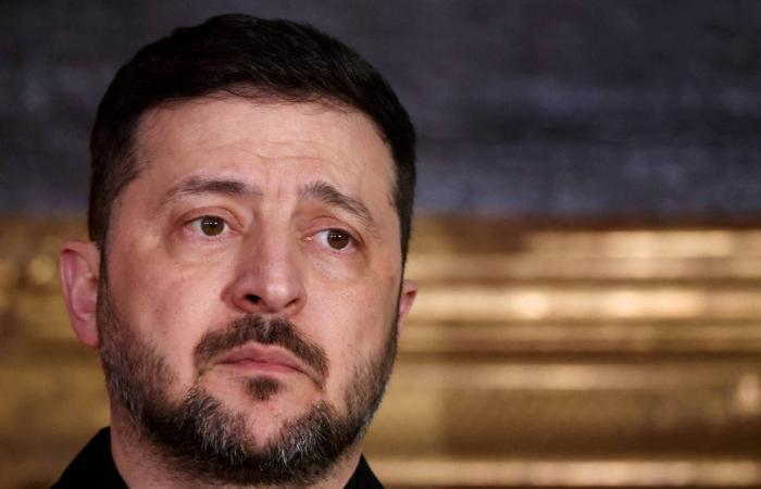 زيلينسكي
      يستعد
      لاستمرار
      الحرب
      ثلاث
      سنوات
      إضافية