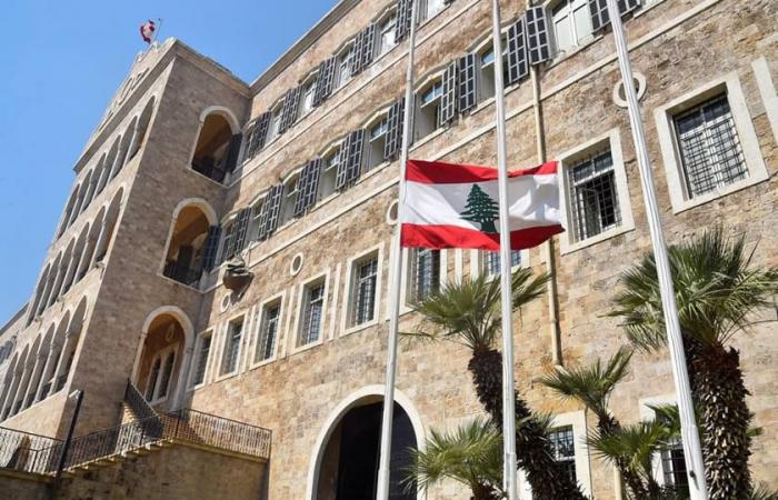 لبنان يعلن سحب الاعتماد عن السفير الإيراني ويطالبه بمغادرة البلاد