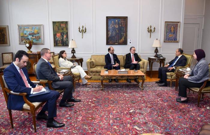 مصر
      تنشد
      دعماً
      أوروبياً
      لدفع
      المسار
      الدبلوماسي
      في
      المنطقة