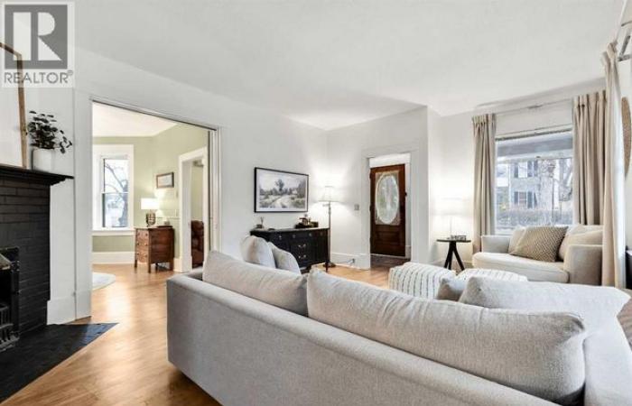 عرض
      منزل
      طفولة
      رئيس
      وزراء
      كندي
      سابق
      للبيع
      مقابل
      830
      ألف
      دولار
      (صور)