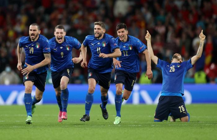 هل
      يمكن
      لمنتخب
      البرتغال
      أن
      يتأقلم
      في
      غياب
      رونالدو؟