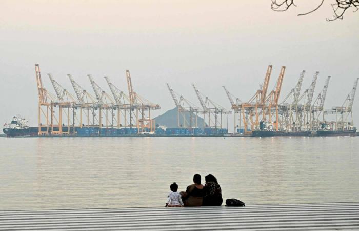 ارتداد
      حذر
      في
      الأسواق
      العالمية
      على
      وقع
      خطة
      الـ15
      نقطة
      الأميركية