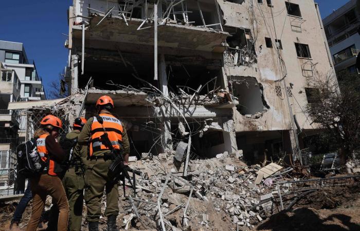 الجيش
      الإسرائيلي
      يتراجع
      عن
      موقفه
      ويرحّل
      عشرات
      الألوف
      من
      الشمال