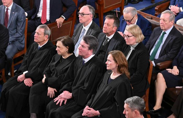 في
      سابقة...
      توقيع
      ترمب
      سيظهر
      على
      العملة
      الأميركية