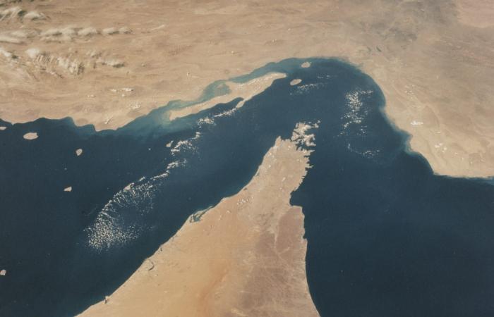 "الجغرافيا كانت في صفها".. كيف امتلكت إيران "اليد العليا" في أزمة مضيق هرمز؟