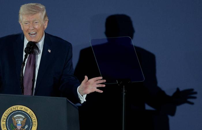 ترمب
      يطالب
      بقانون
      يعاقب
      «القضاة
      المارقين»