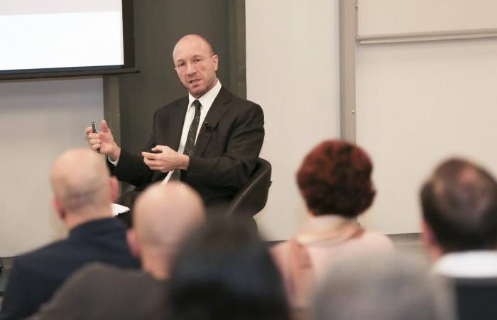 التضخم
      يتجاوز
      مستهدف
      بنك
      اليابان...
      باستخدام
      «المؤشر
      الجديد»