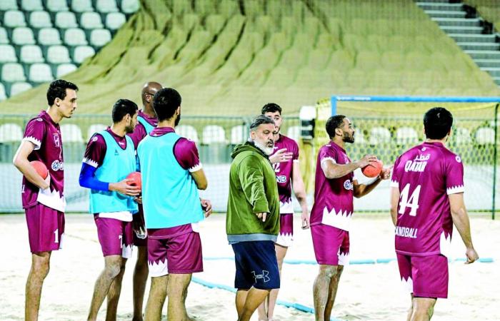 تدريبات يومية لعنابي اليد الشاطئية استعدادا لدورة الألعاب الآسيوية