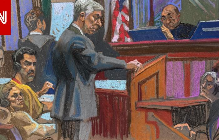 متابعة: "أتعاب المحامي" و"الصراخ ليلًا في زنزانته".. كواليس ما حدث داخل وخارج جلسة محاكمة نيكولاس مادورو بأمريكا