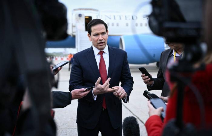 «السبع»
      تُشدد
      على
      حرية
      الملاحة
      في
      «هرمز»