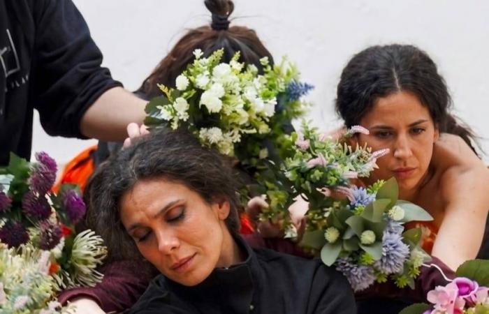 مصر
      تحتفل
      باليوم
      العالمي
      للمسرح
      عبر
      تكريم
      رموزه
      واستعادة
      تاريخه