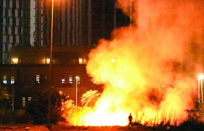 إسرائيل
      و«حزب
      الله»
      يستعدان
      لقتال
      طويل
      في
      جنوب
      لبنان