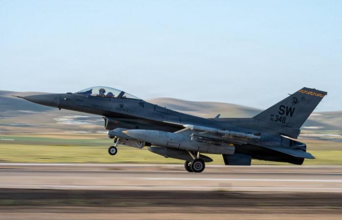 انزعاج
      في
      محيط
      نتنياهو
      من
      التأييد
      الشعبي
      لاستمرار
      الحرب